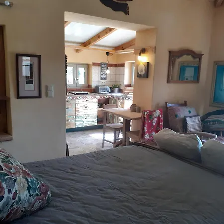 Goatshed Apartment Asini (Messenia)